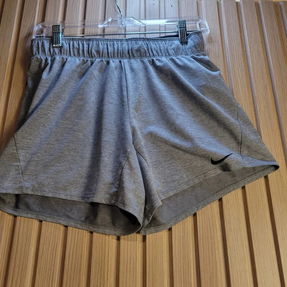 Nike Dri-FIT Womens Gray Heather Athletic Running Training Shorts Small
